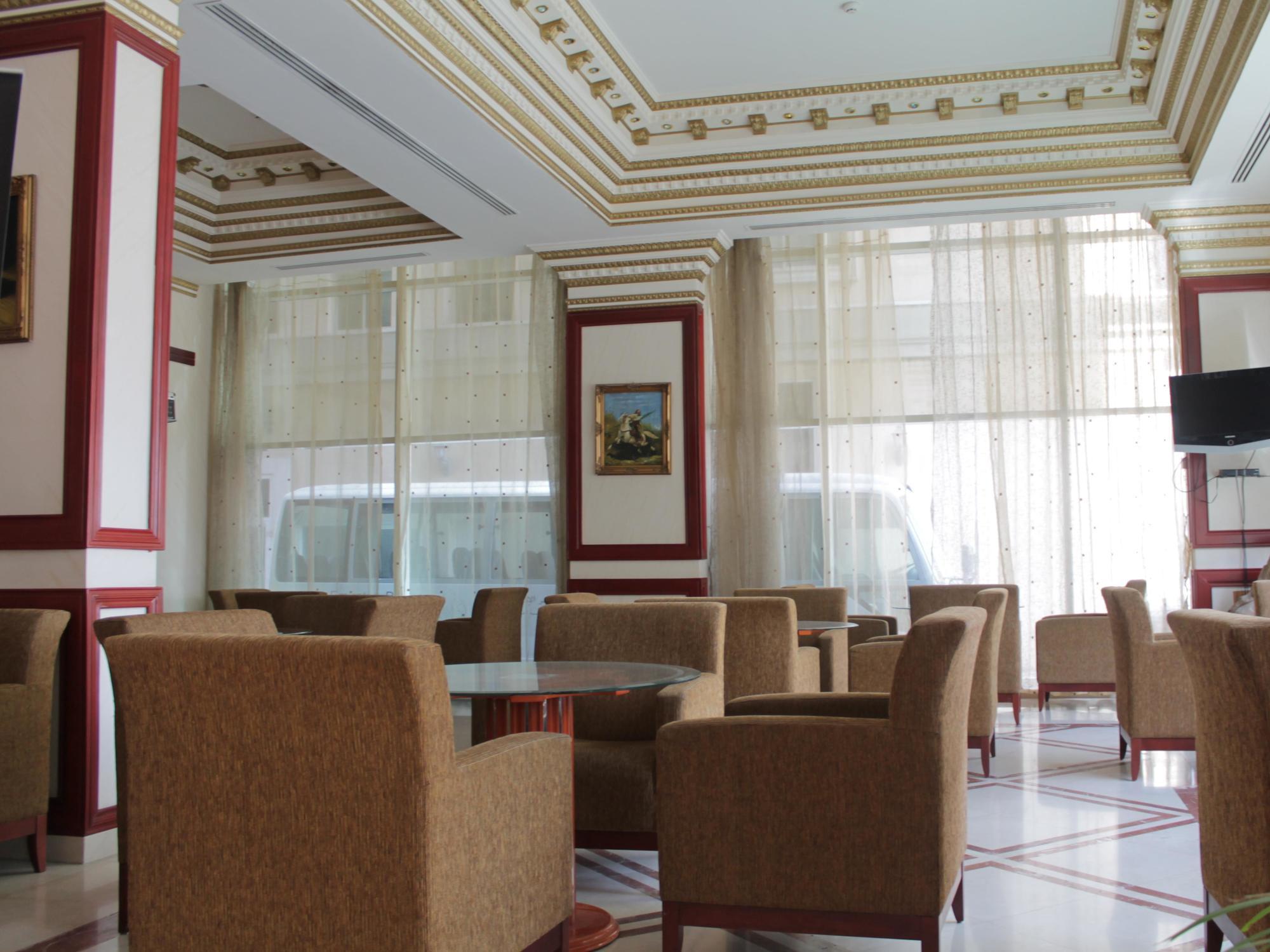 Emirates Palace Hotel Suites シャルジャ エクステリア 写真